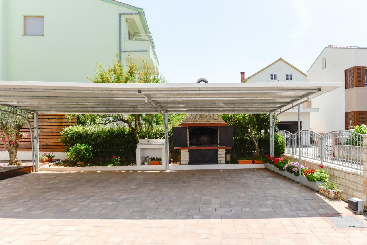 Apartmani Bosa Zara Esterno foto