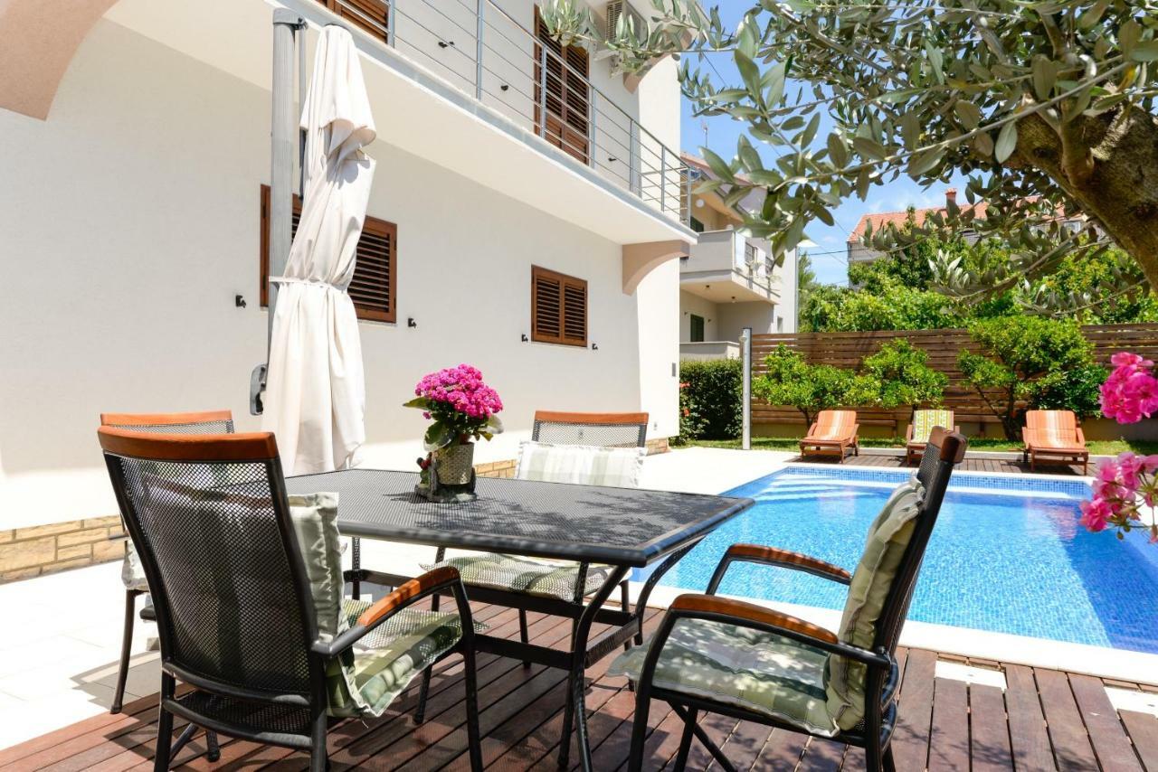 Apartmani Bosa Zara Esterno foto