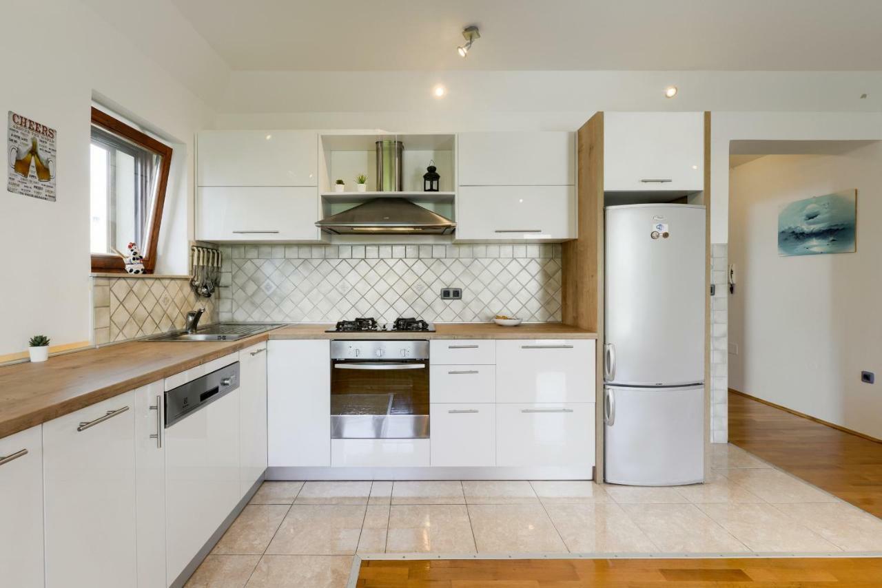 Apartmani Bosa Zara Esterno foto