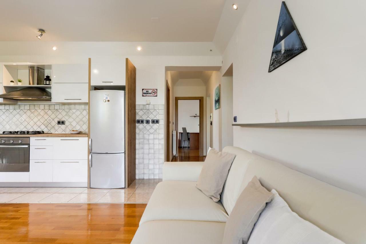 Apartmani Bosa Zara Esterno foto