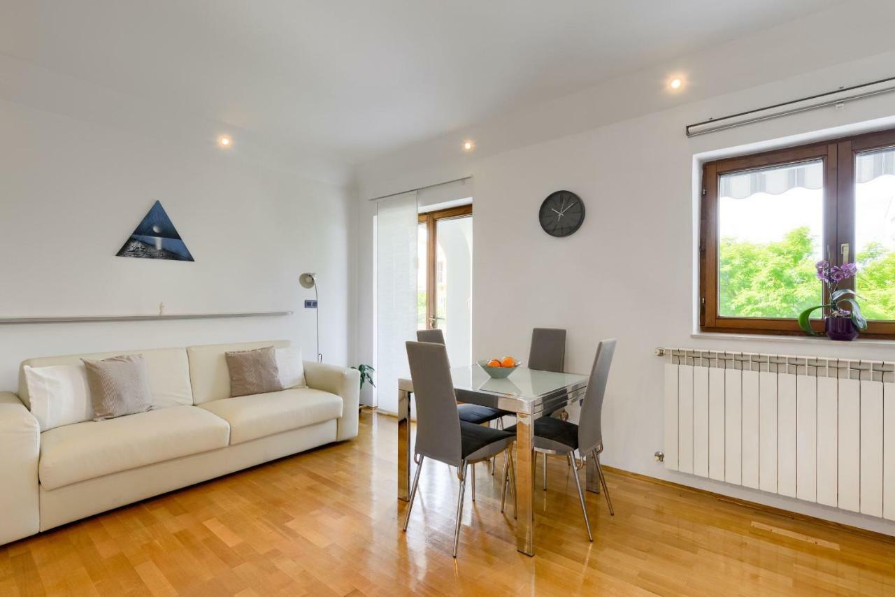 Apartmani Bosa Zara Esterno foto