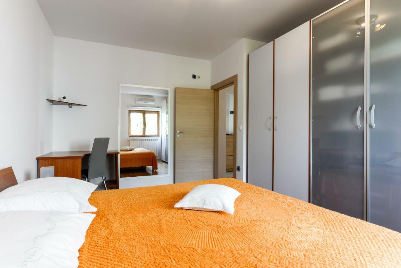 Apartmani Bosa Zara Esterno foto