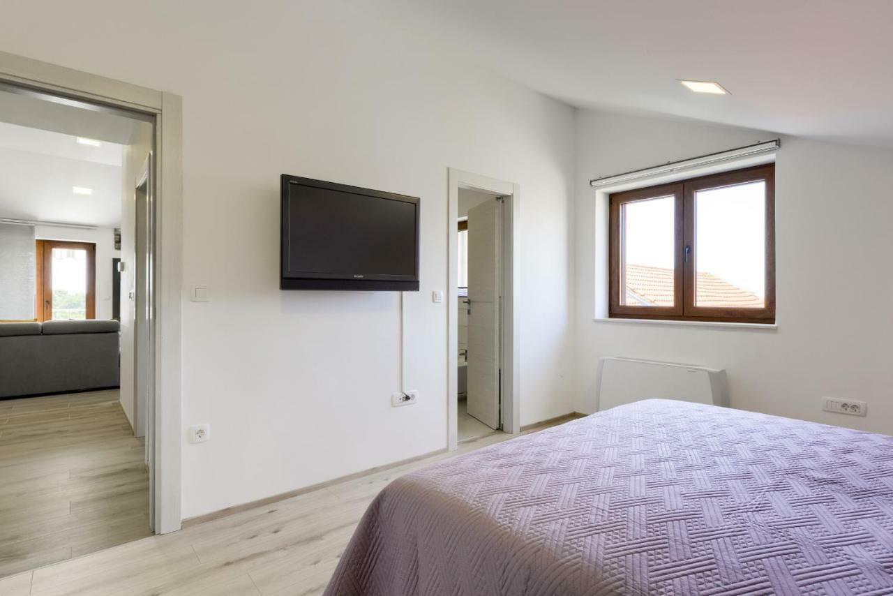 Apartmani Bosa Zara Esterno foto