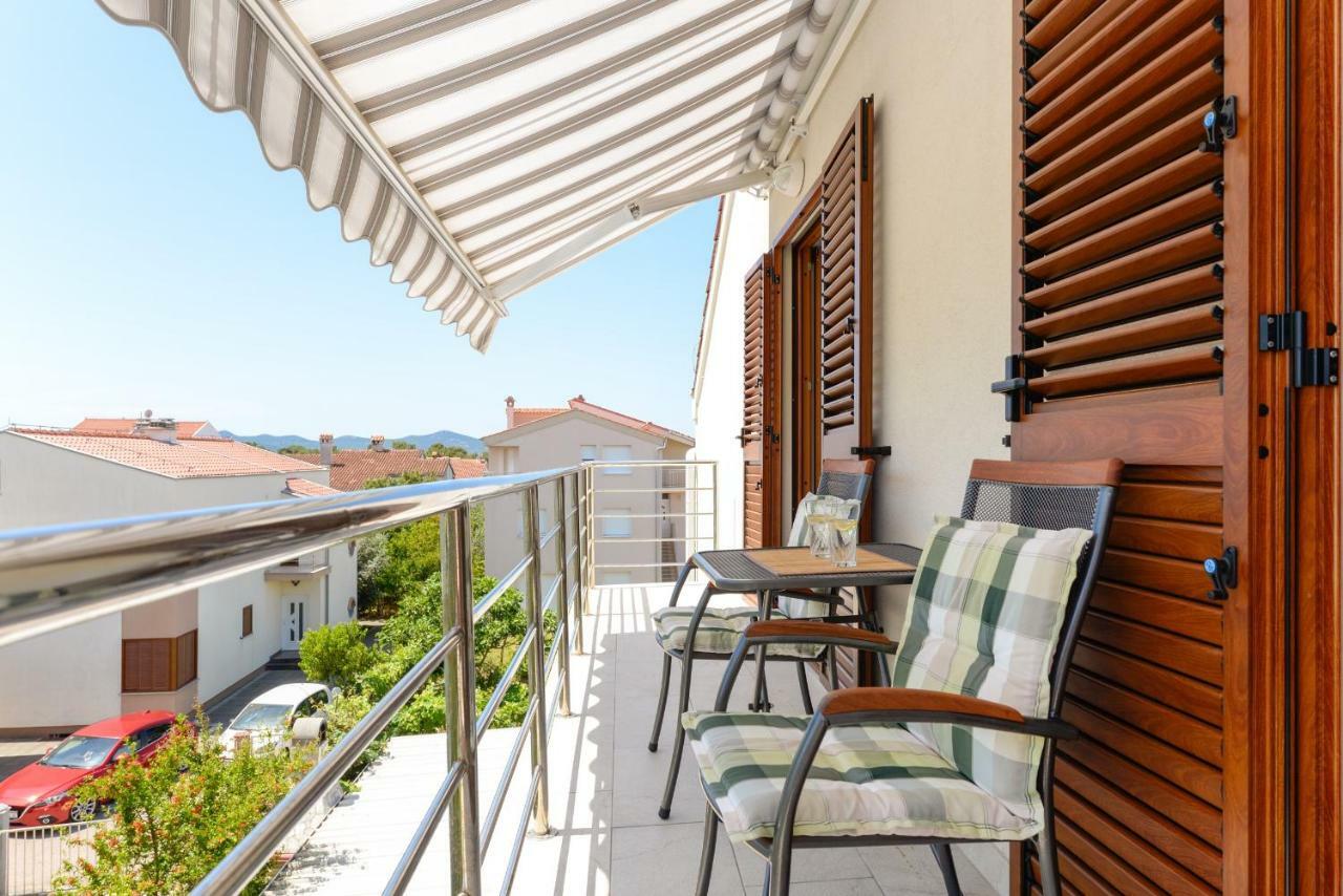 Apartmani Bosa Zara Esterno foto