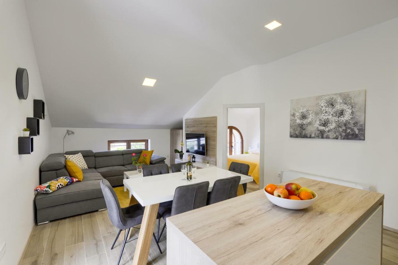 Apartmani Bosa Zara Esterno foto