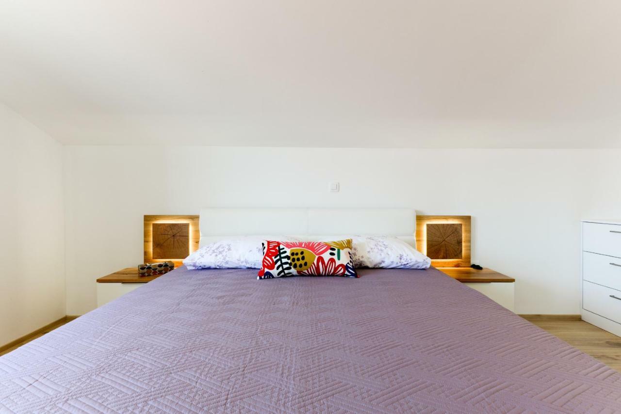 Apartmani Bosa Zara Esterno foto
