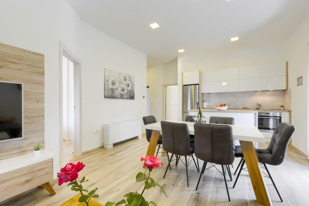Apartmani Bosa Zara Esterno foto