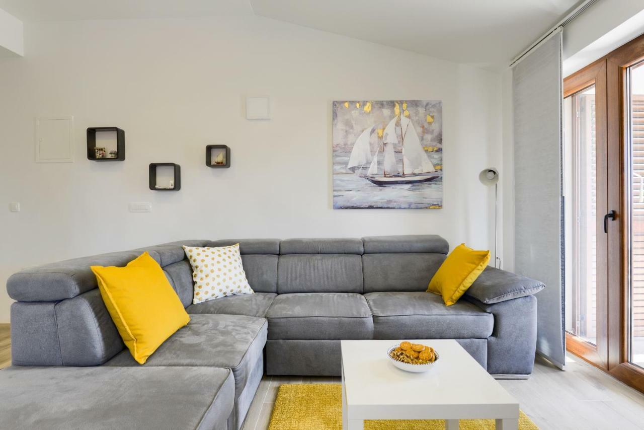 Apartmani Bosa Zara Esterno foto