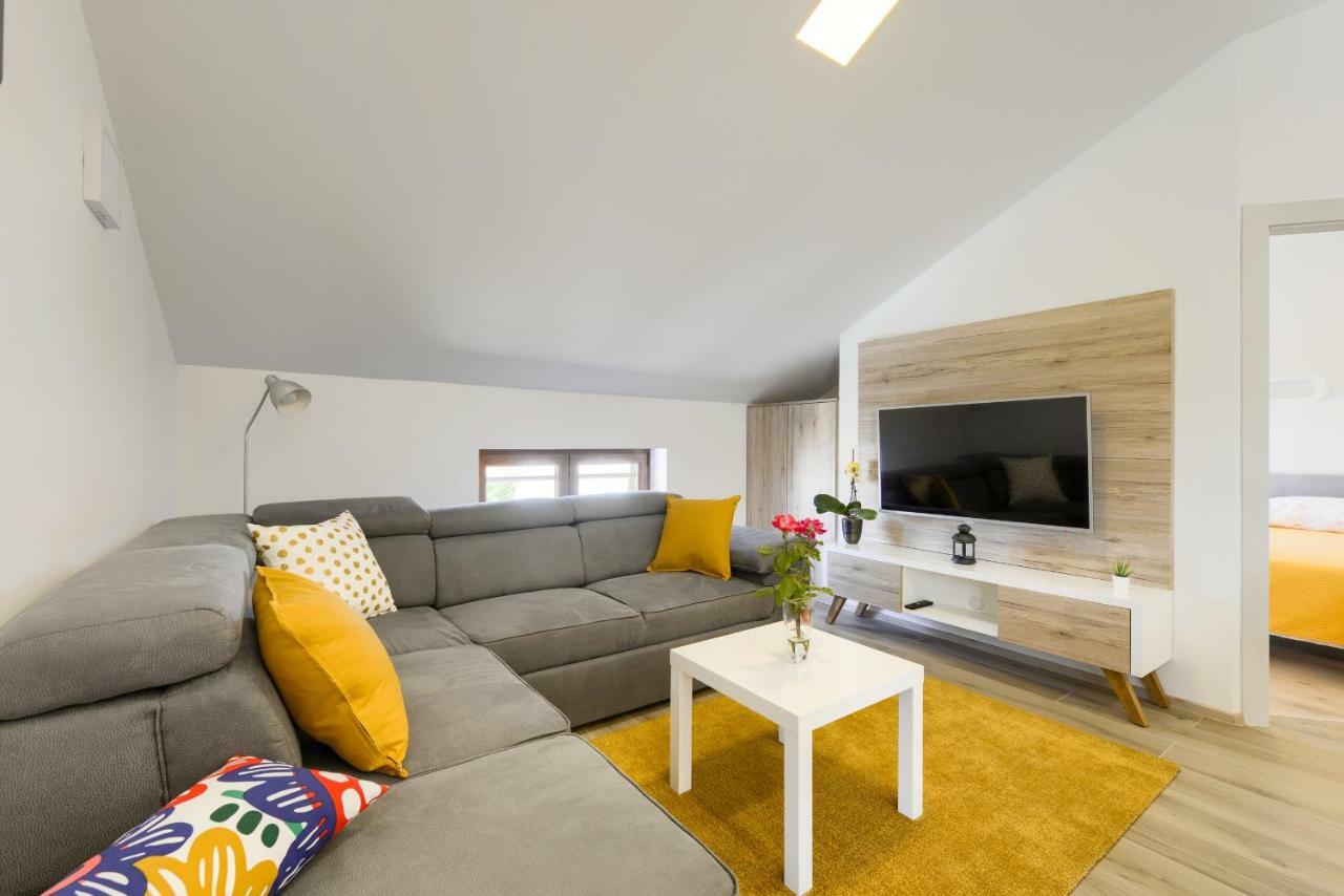 Apartmani Bosa Zara Esterno foto