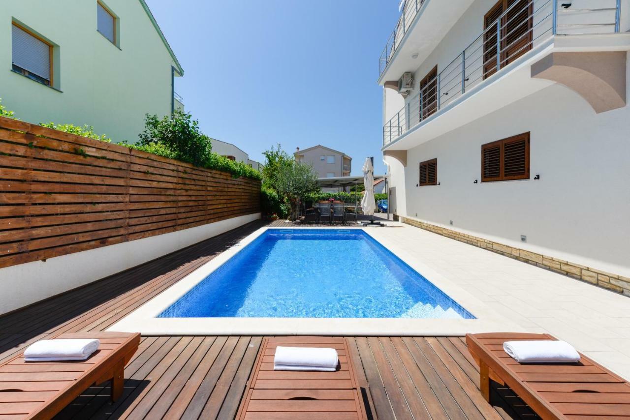 Apartmani Bosa Zara Esterno foto